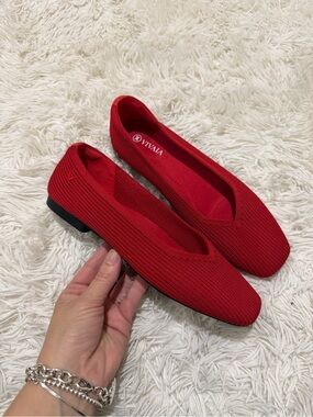 Vivaia Margot Square-Toe V-Cut Slip on Ballet Flats - Size 37.5 US 7 - ruby red